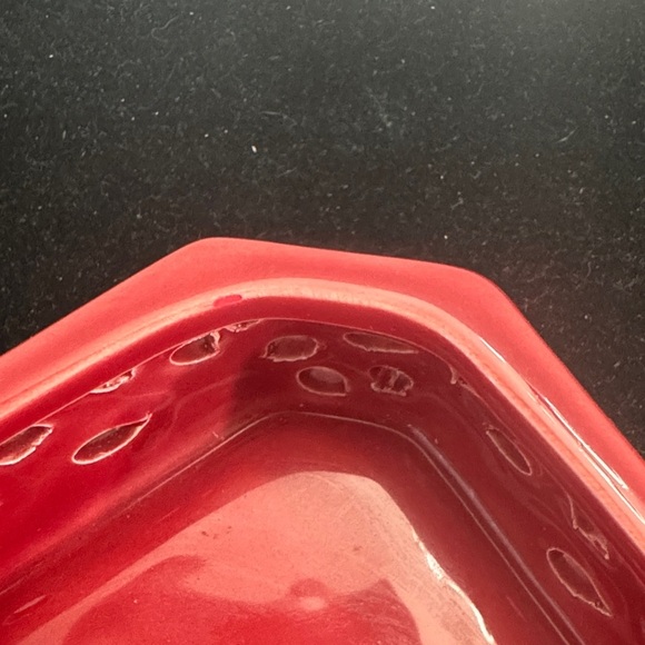 Vintage Red Ceramic Decorative Box - Picture 9 of 9